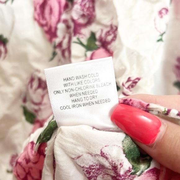 ModCloth Pink And White Rayon 3/4 Sleeve Floral Swiss Dot Tie Neck Blouse - Picture 6 of 8